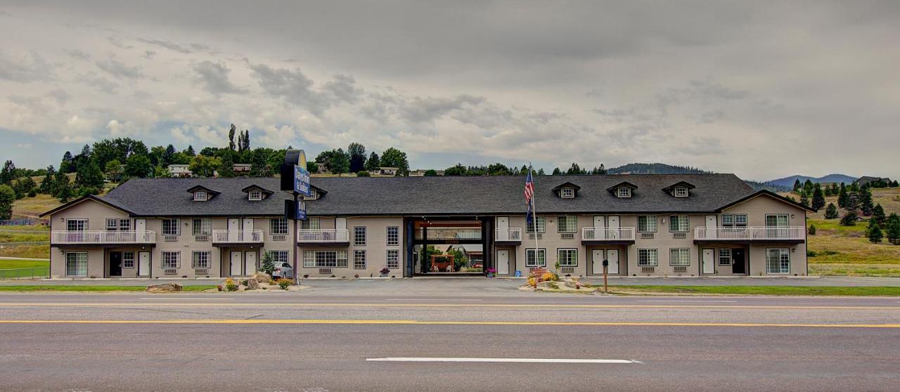 Days Inn & Suites By Wyndham Lolo Εξωτερικό φωτογραφία